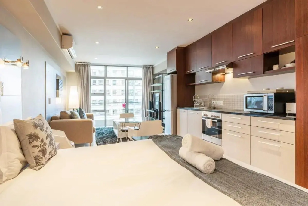 Studio close to CTICC w Fast WIFI & Secure Parking