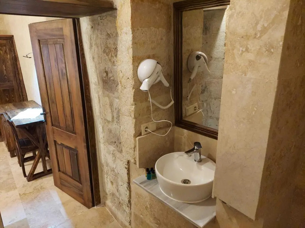 ARMEsos Cave Hotel