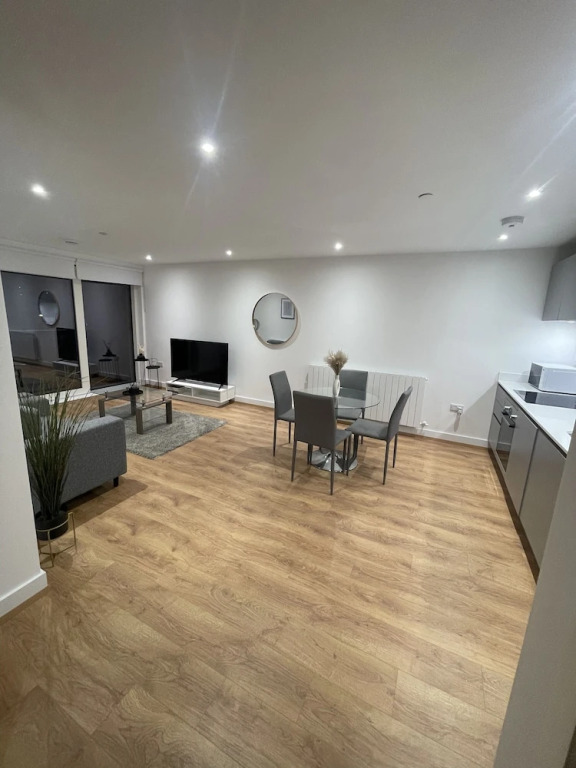 Spacious 2-bed Apartment in Whyteleafe