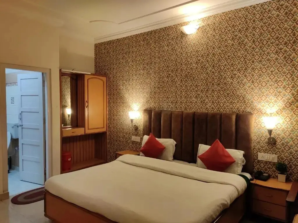 Hotel Royal Dream by OYO Rooms