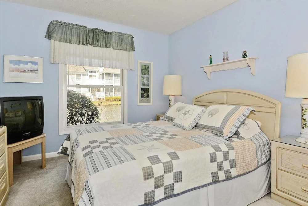 Sea Colony W 11008 Evergreen by Long & Foster