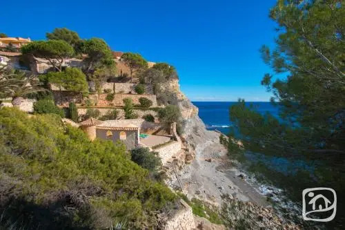 Villa Dauphin by Abahana Villas