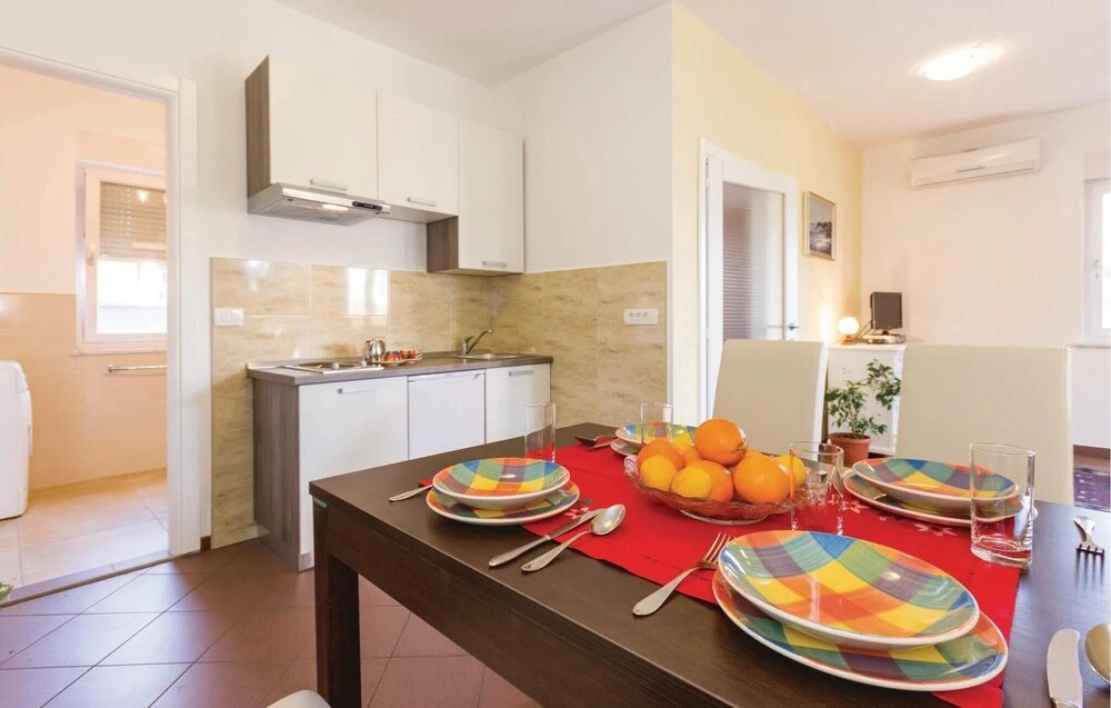 Awesome Home in Ika With Wifi and 2 Bedrooms