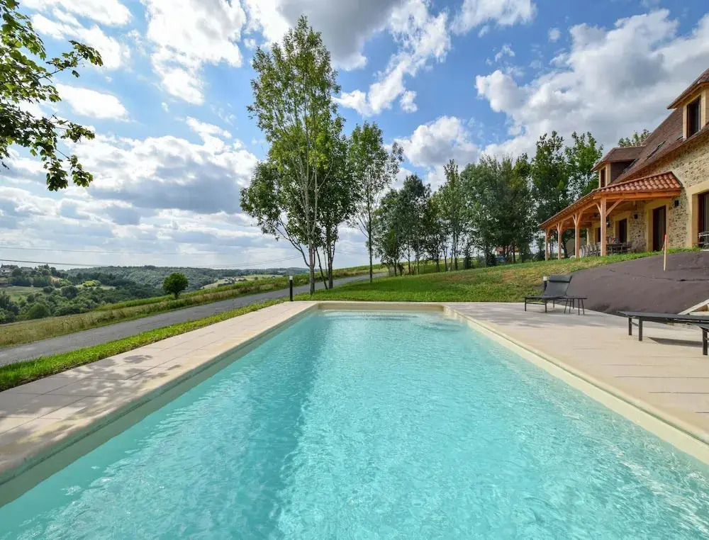 Elegant 10-guest Villa With Pool & Castle Views