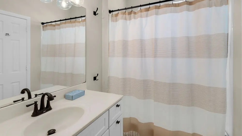 Private Pool in Grayton Beach; 3 Minutes to Beach & Sleeps 14