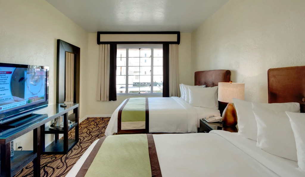 Essex House Hotel