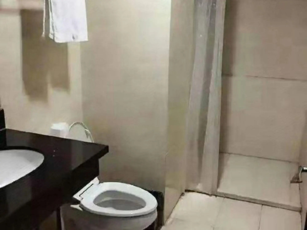 Huali Business Hotel