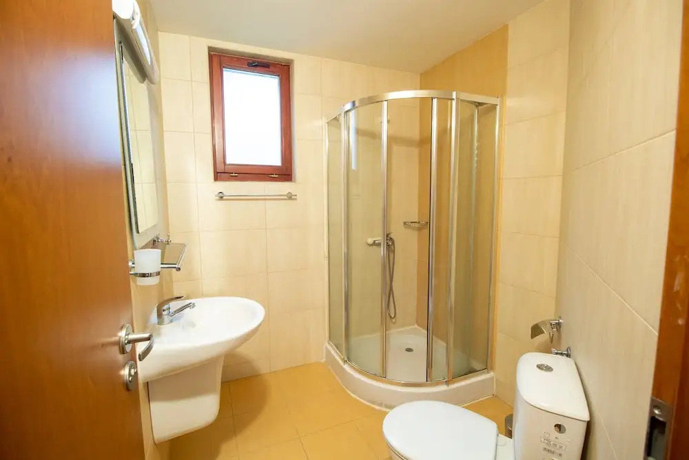2 bedroom, 2 showeroom Villa suitable for a family skication and remote working