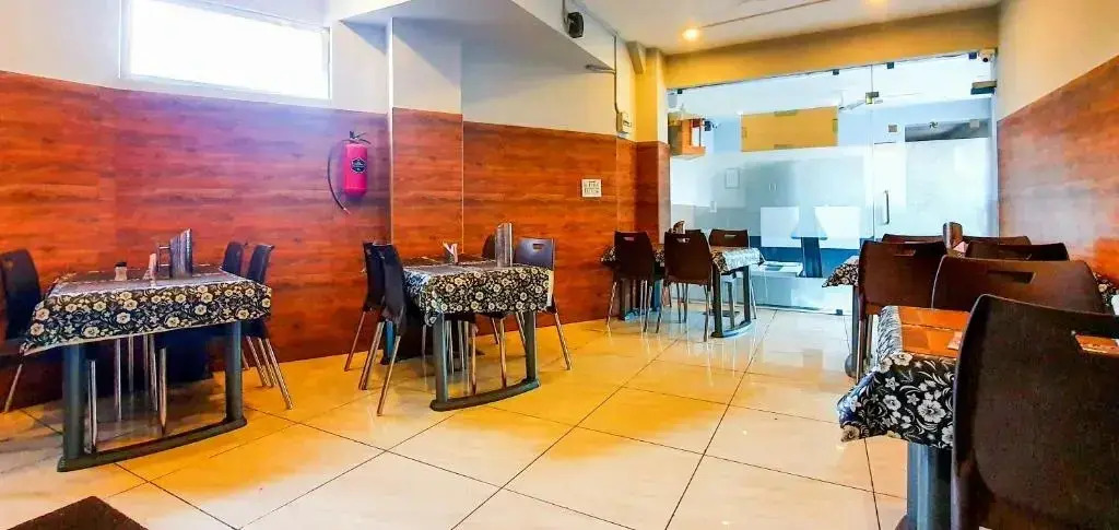 Nova Hotel New Crossroad By OYO Rooms