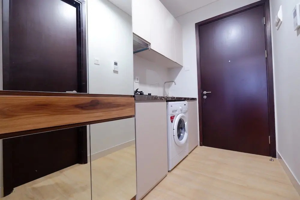 Strategic Location Studio Puri Mansion Apartment