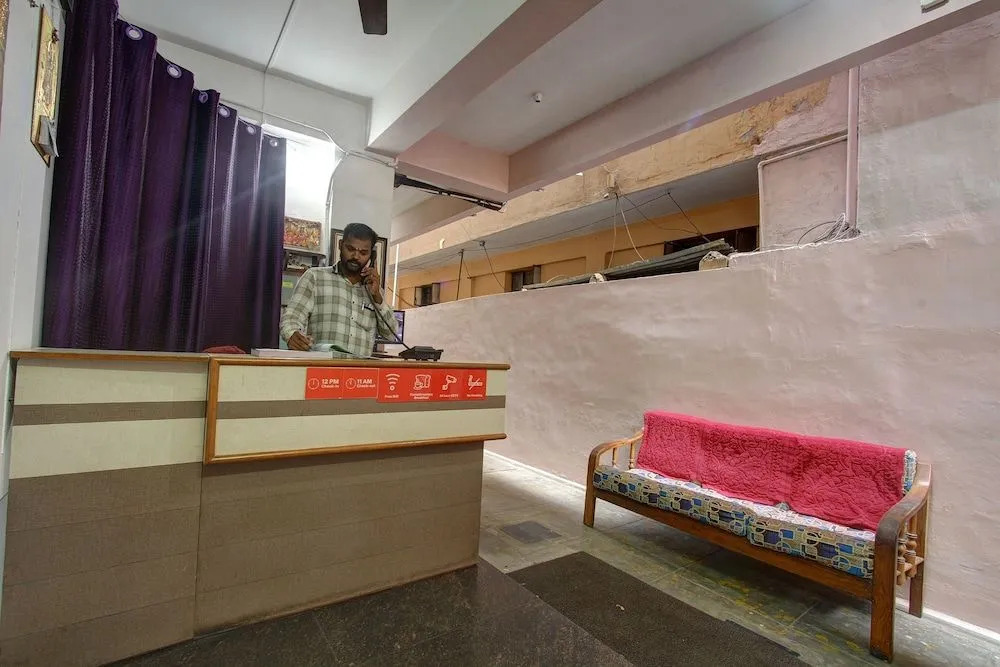 Oyo 28738 Abbirami Hotels