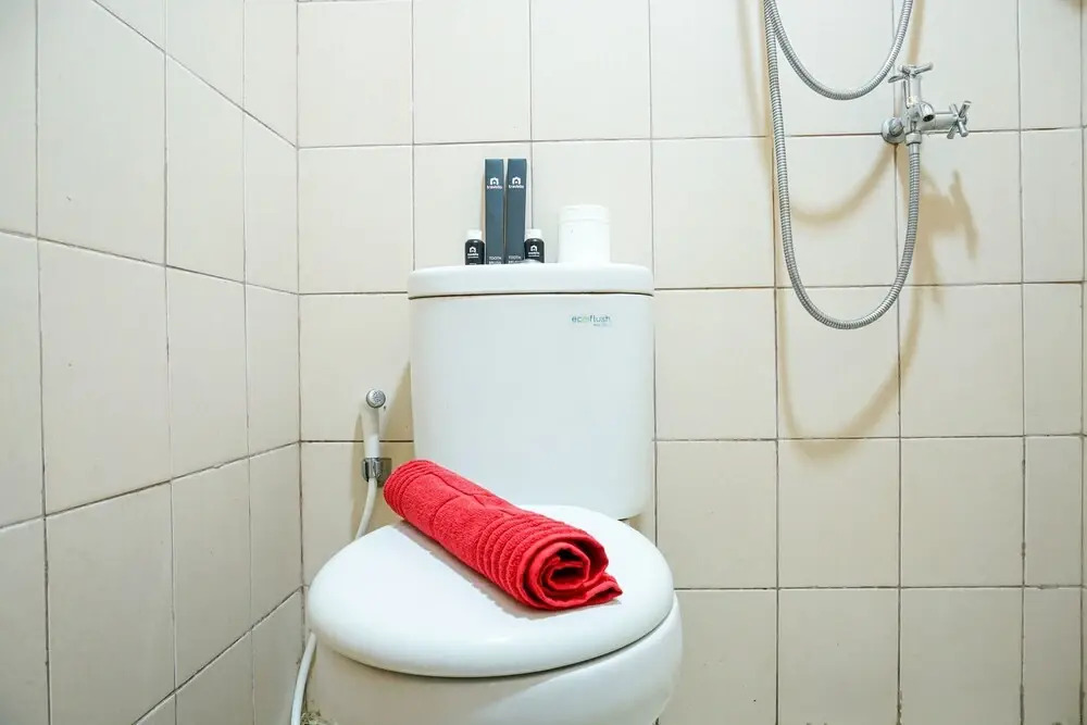 Fully Furnished and Cozy Studio Tifolia Apartment