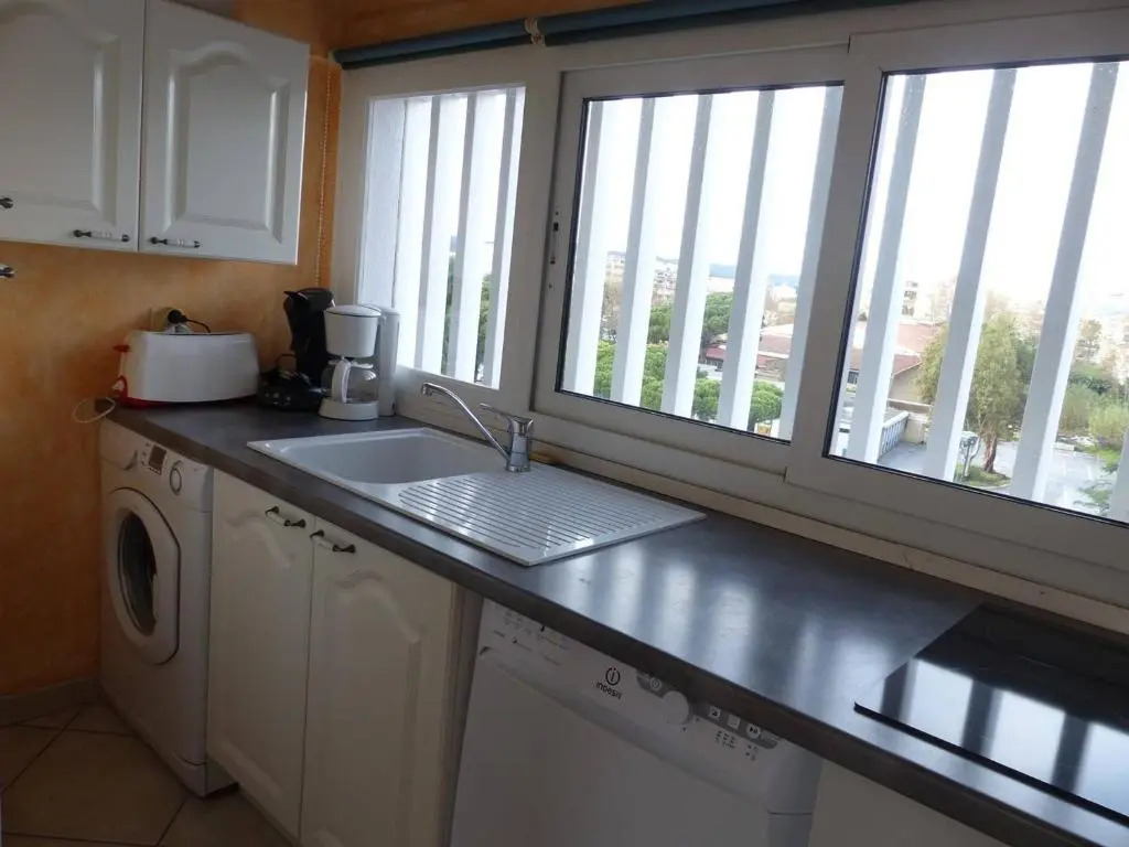 Appartement Le Lavandou, 2 pièces, 4 personnes - FR-1-308-47