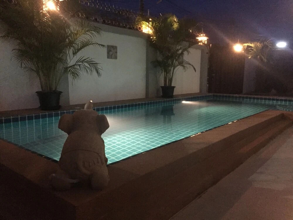 3 bedroom Pool Villa Near Walking St