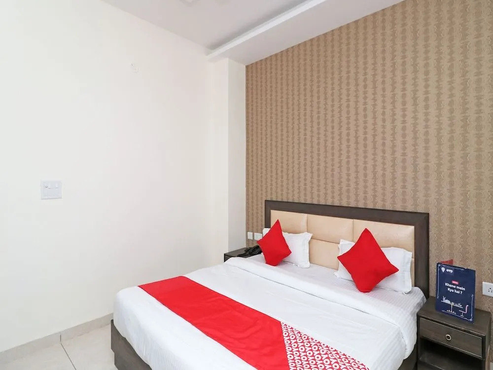 OYO 12472 Hotel Olive