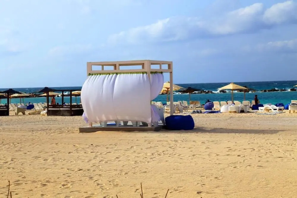 Marseilia Beach 4 - Families Only