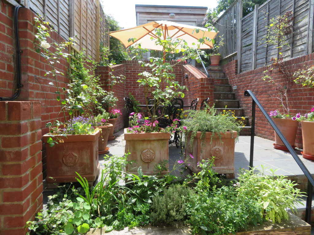 A peaceful elevated residential area within walking distance of the city