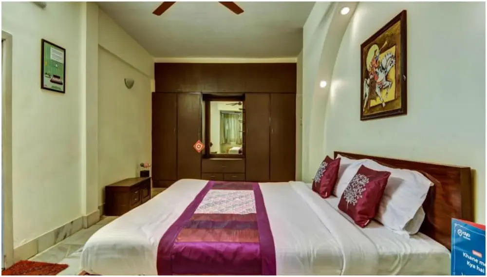 OYO 2080 Apartment near Juhu Beach