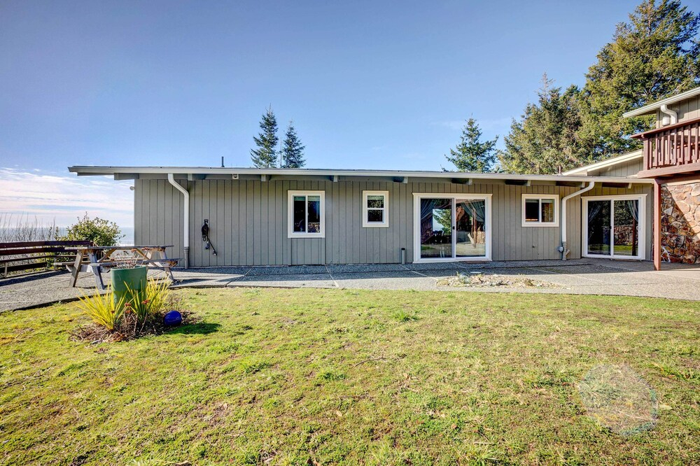 Ocean Vista Gold Beach Getaway