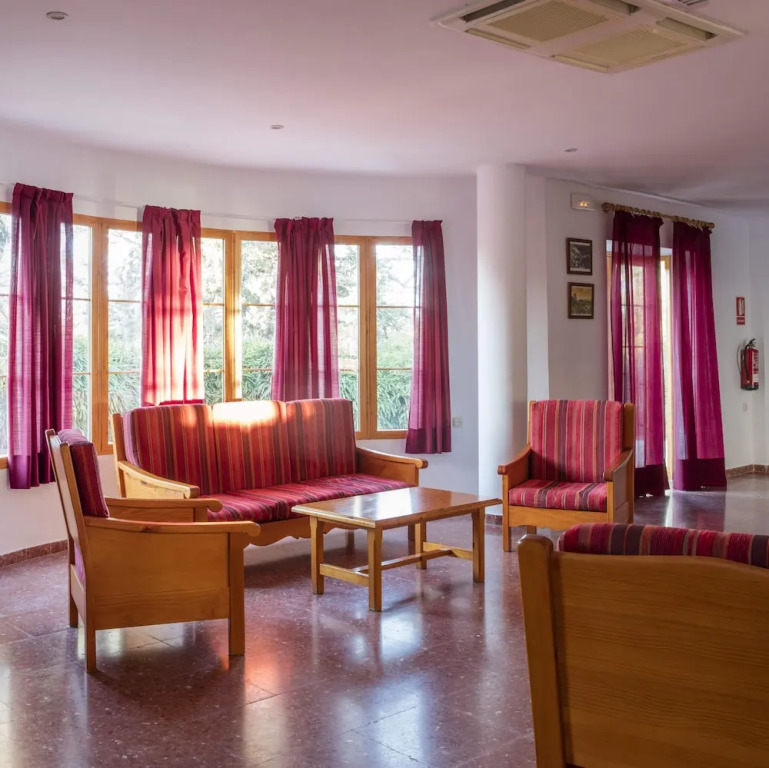 Hotel Tugasa El Almendral