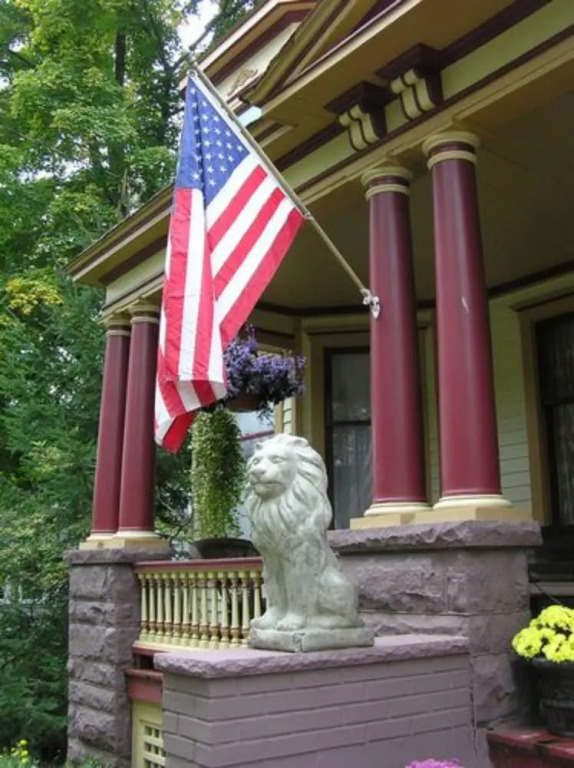 1897 Beekman House Bed and Breakfast
