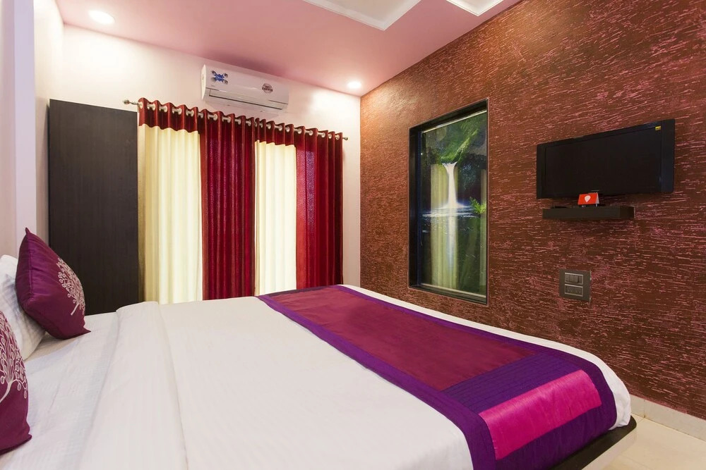 OYO 10236 Strawberry Homes