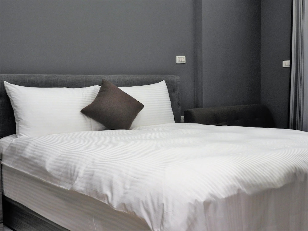 Blue Owl-Hualien No 2396-2397-2398-2399