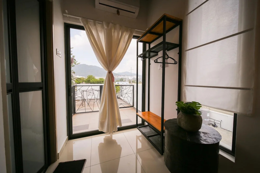 The Best Hotel in Bayan Lepas - THE LOV PENANG