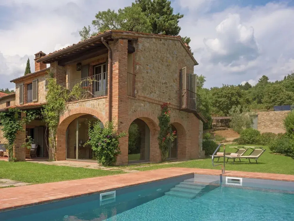 Ritzy Villa on a Wine Estate in Arezzo with Pool