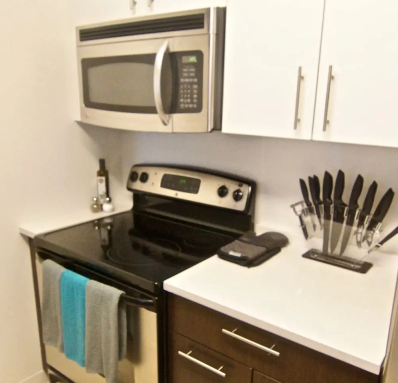 221 Luxury Suites