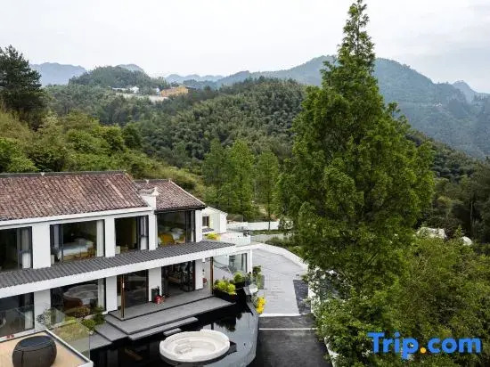 Yunmanli · Elegant Mountain Panorama | Zen Guesthouse (Terrace, Upper Jiuhua Mountain)