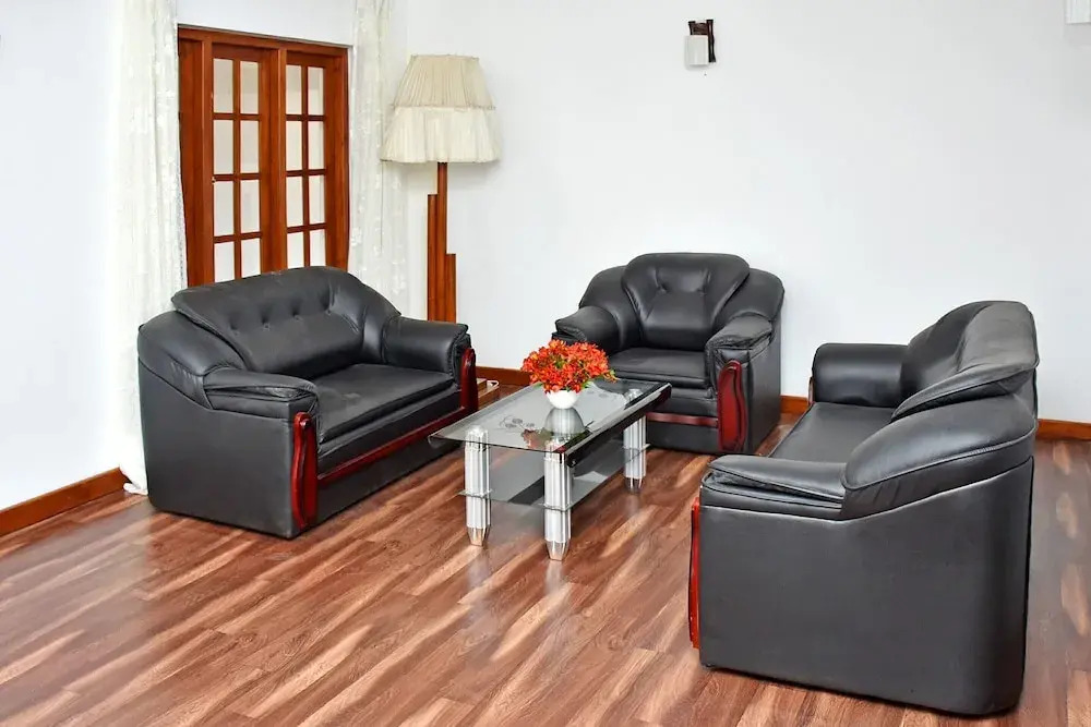 OYO 476 Bloomfield Villa