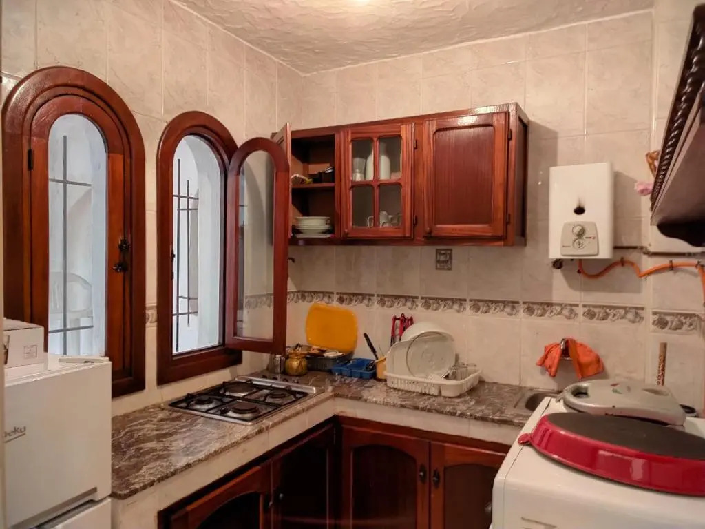 Superbe appartement tout équipé dans une résidence avec piscine, espace de jeux, restaurant, supérette et parking en plein cœur de Cabo Negro à moins de 5 min de marche de la plage et 10 min de M'diq sur la côte méditerranéenne du Maroc