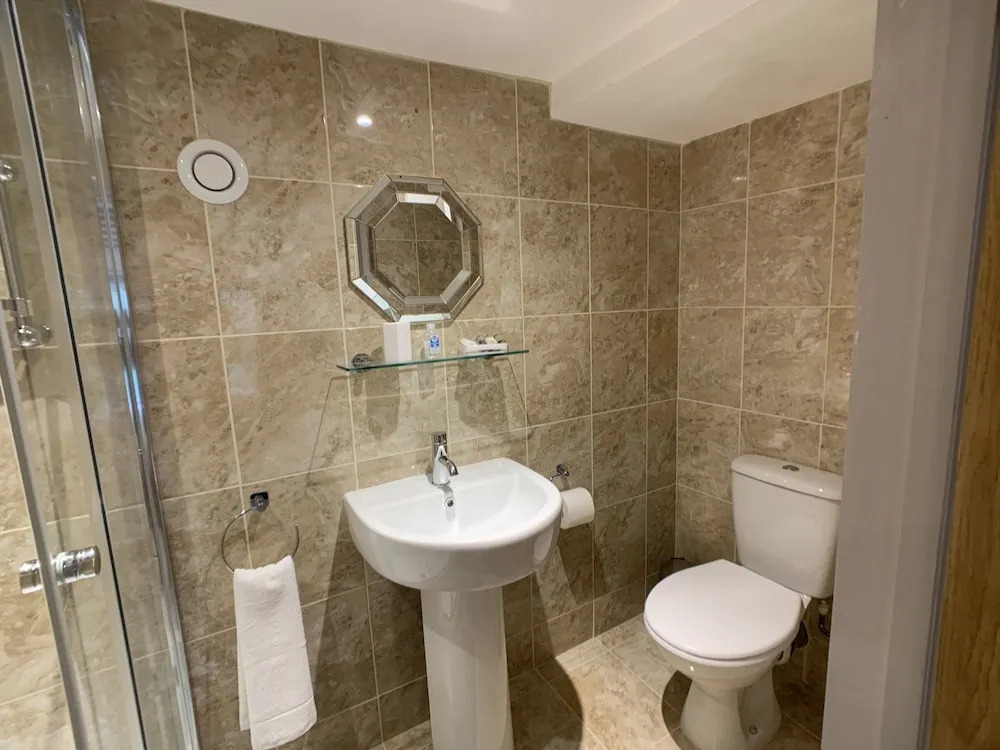 Swan House Tea Room and Bed & Breakfast