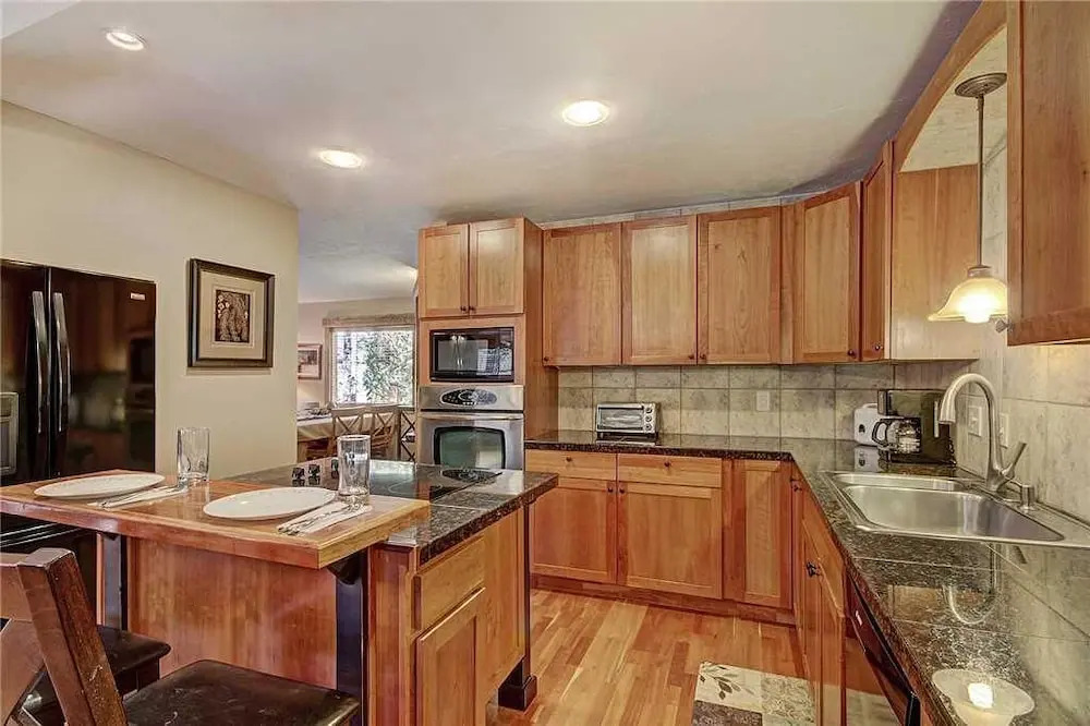 4033 Ski Hill Rd (Private Home with Hot Tub)