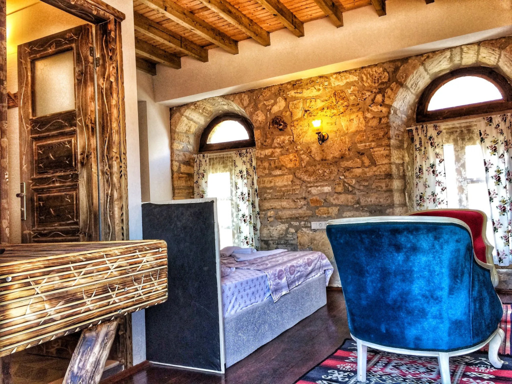 Parmis Boutique House