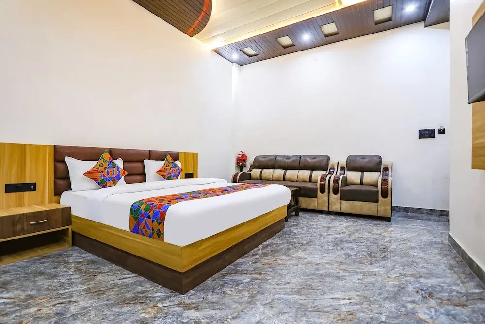 Hotel JB Square Ayodhya Near Ram Mandir, Airport & Ayodhya Cantt