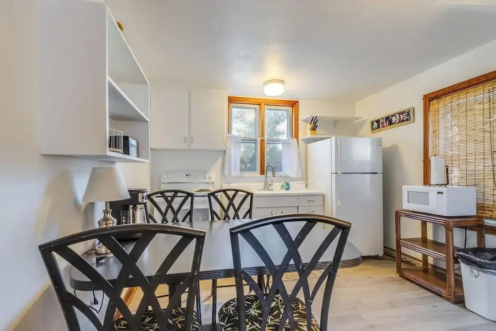 Hickman Street 103 APT 1 1ST Floor