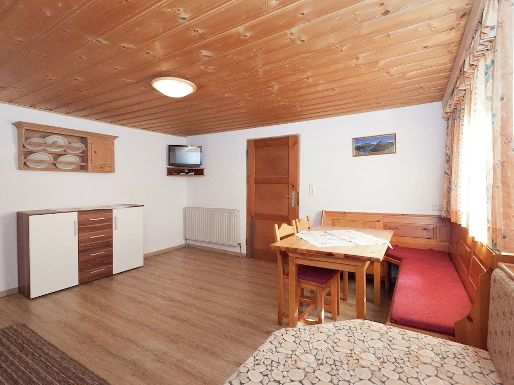 Spacious Farmhouse in Aschau im Zillertal With Meadow View