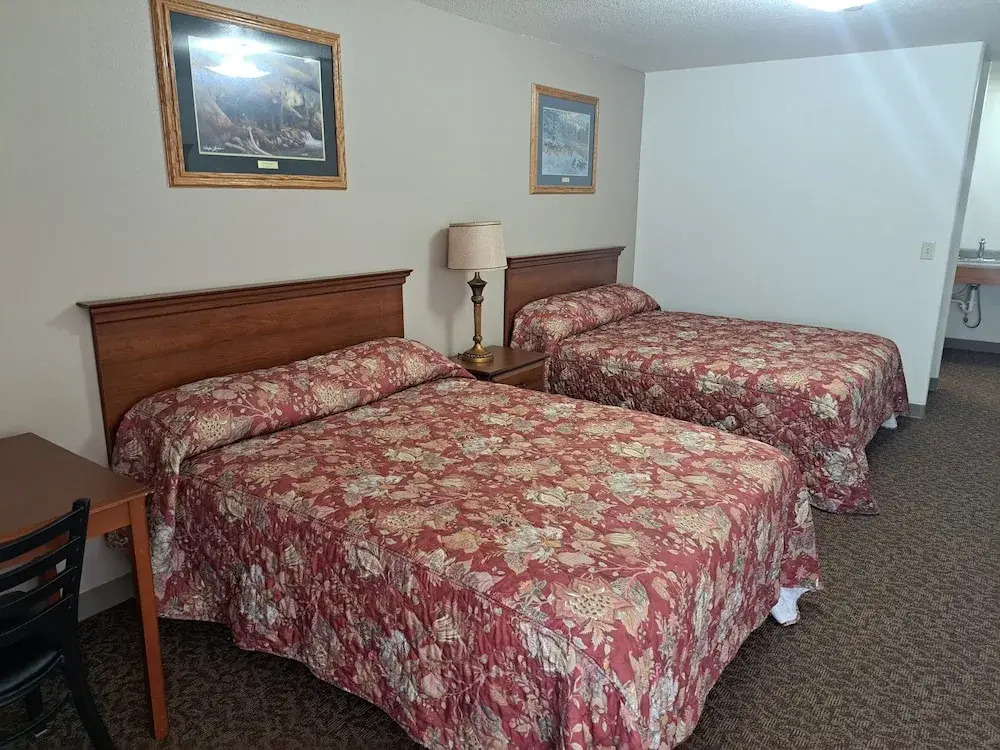 Hanks Reno Junction Lodge