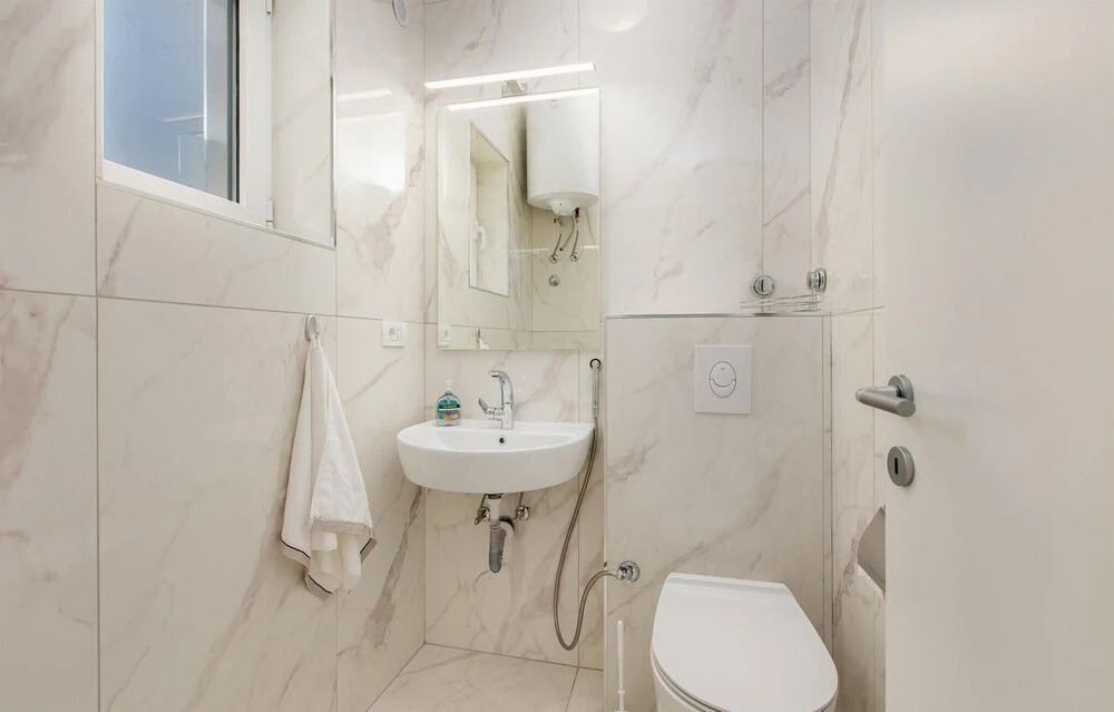 Stunning Home In Zestilac