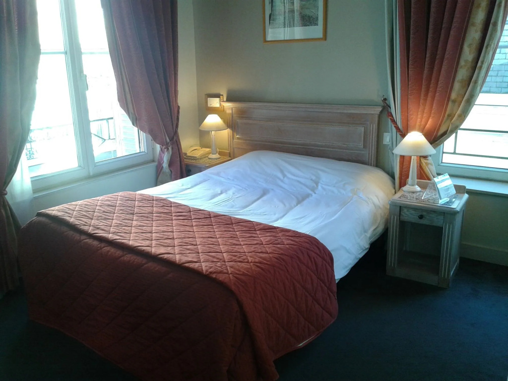 Hotel Aux Sacres Reims, Centre Historique