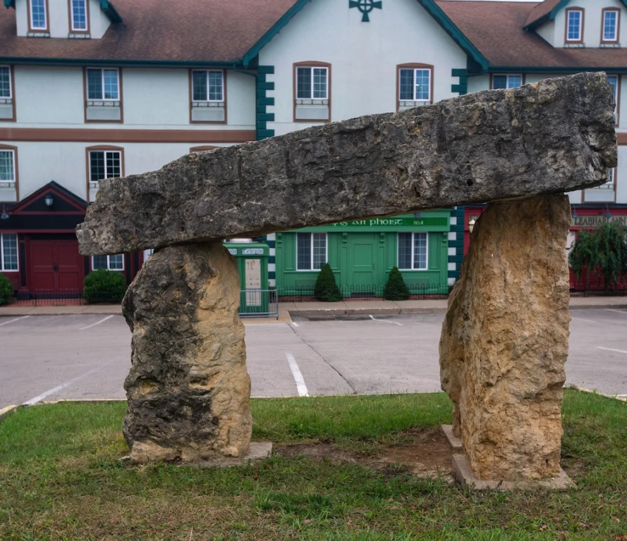 Irish Cottage Inn & Suites