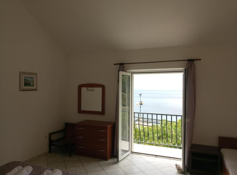 Villa Azure Saplunara