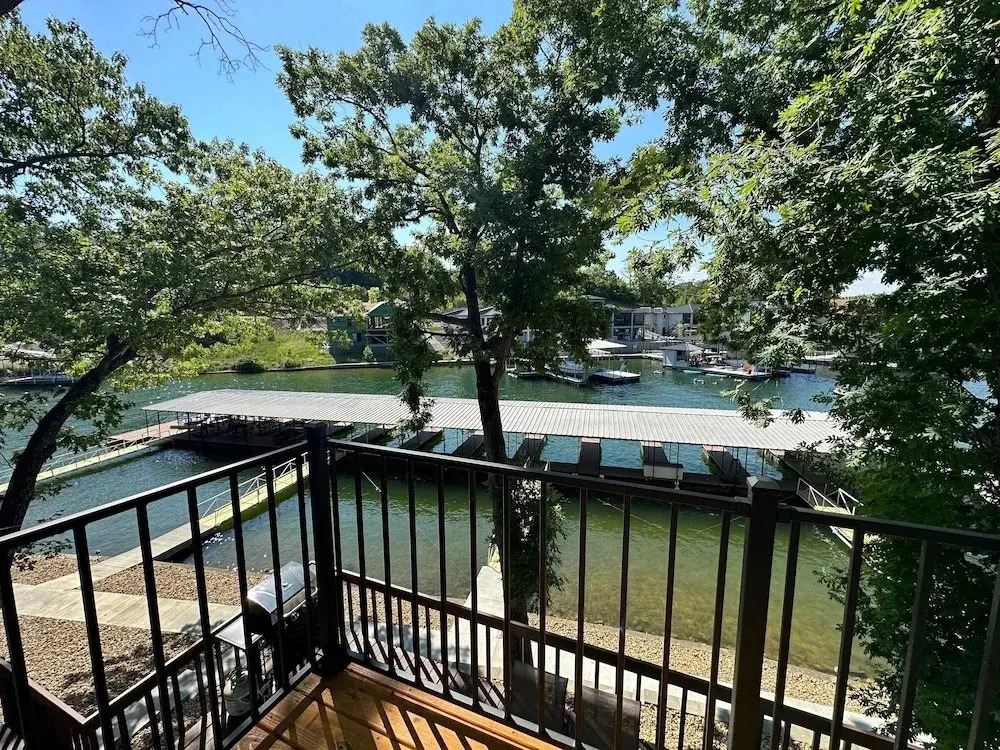 Our Cove Retreat - Perfect for Swimming, Tanning & Prime Location Fun