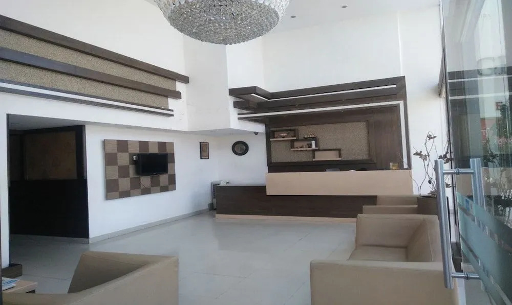 Itsy By Treebo - Greenwood Inn And Suites Near Mysore Palace