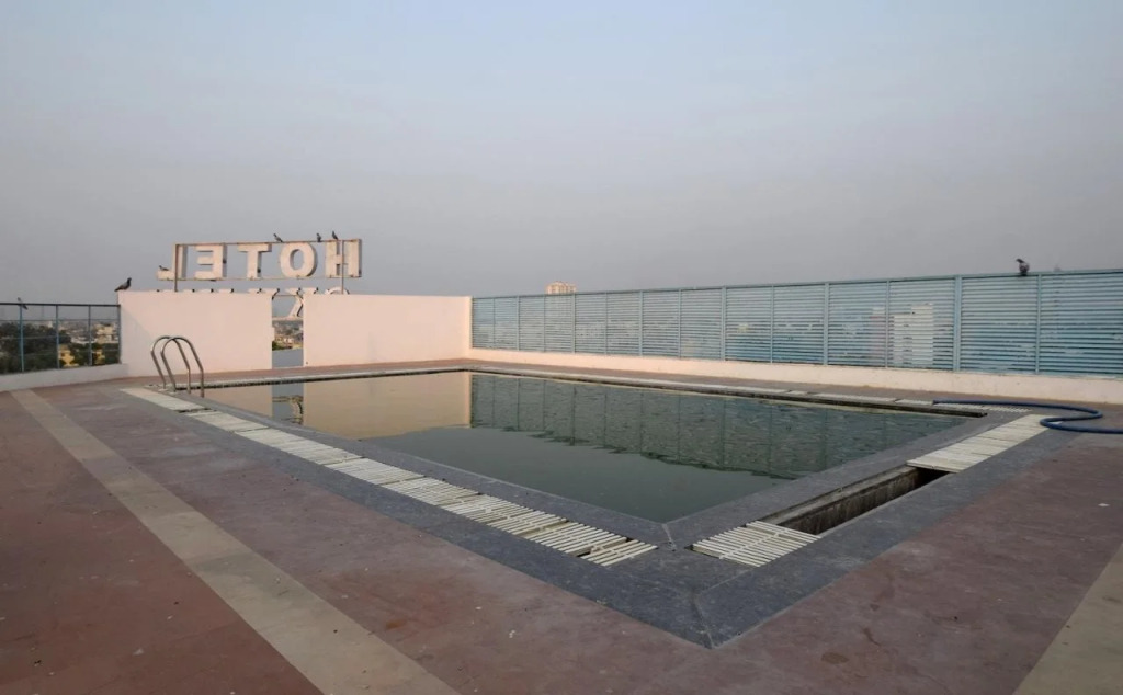 OYO 23499 Hotel Sky Inn