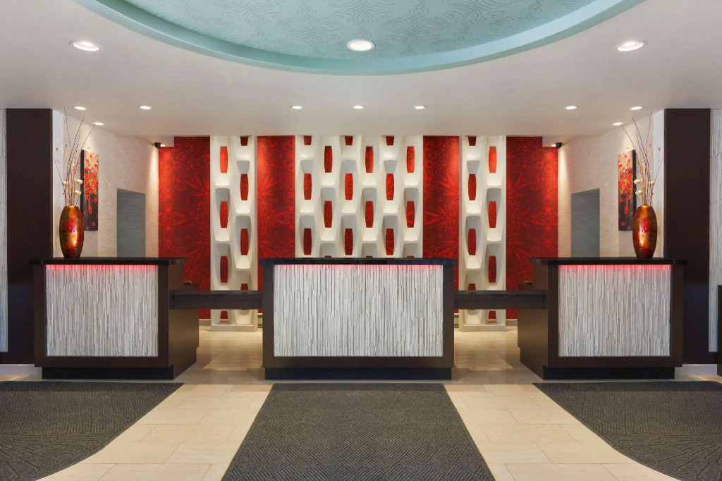 Holiday Inn Newark International Airport