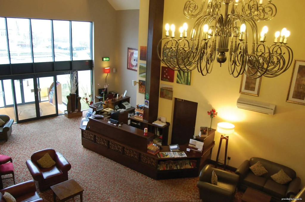 Best Western Plus Pastures Hotel