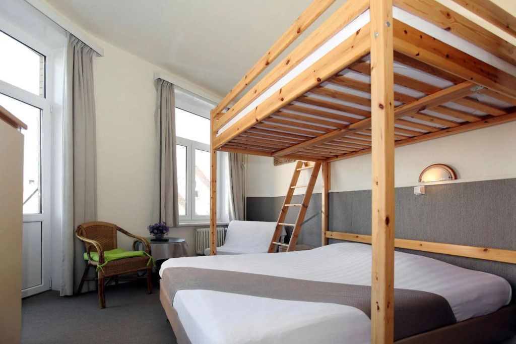 Hotel Cecil